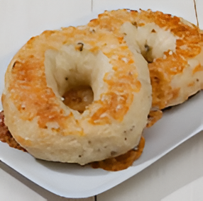 Jalapeño Cheddar Bagel